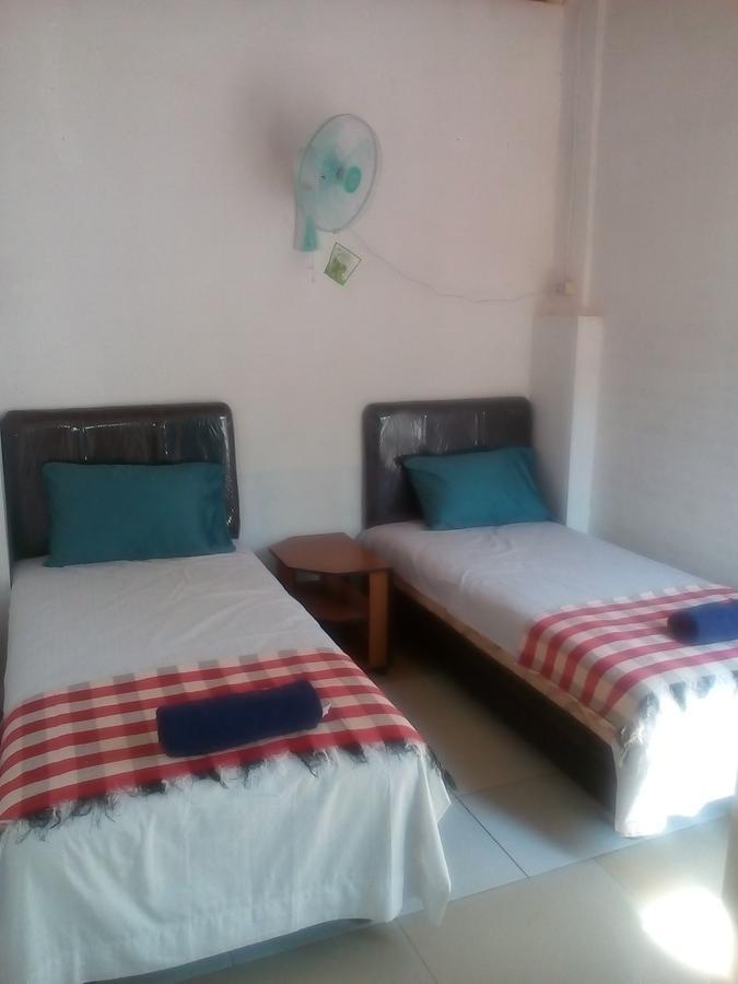 Izaac'S Bed & Breakfast Lovina Exterior foto