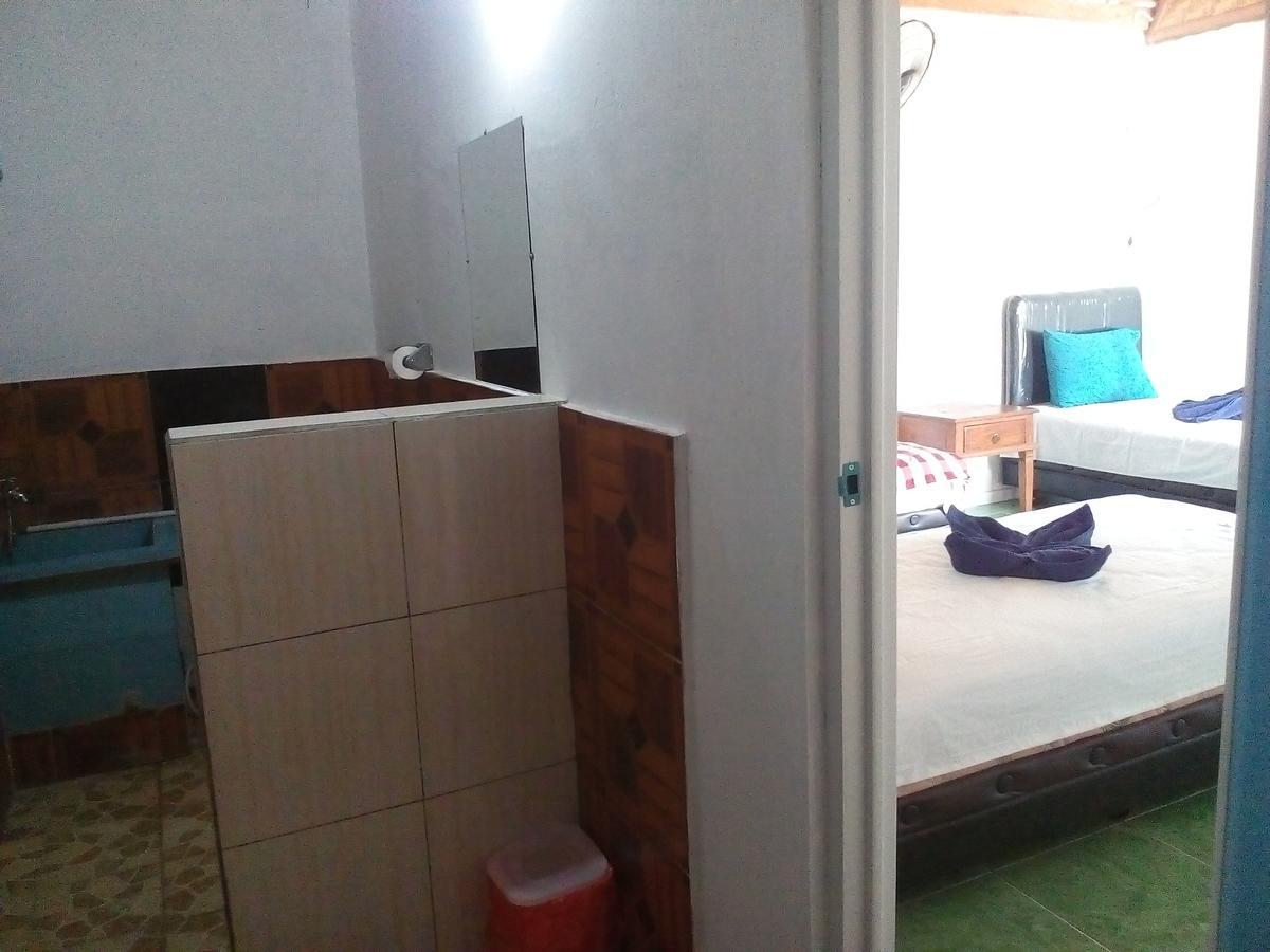 Izaac'S Bed & Breakfast Lovina Exterior foto