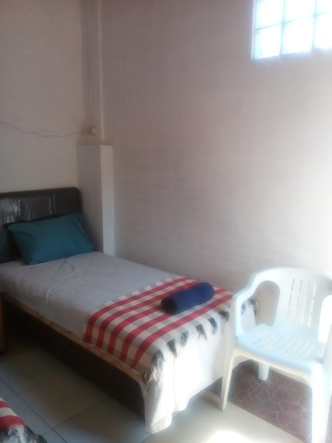 Izaac'S Bed & Breakfast Lovina Exterior foto